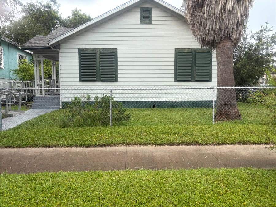 Property photo for 4002 Avenue O, Galveston, TX