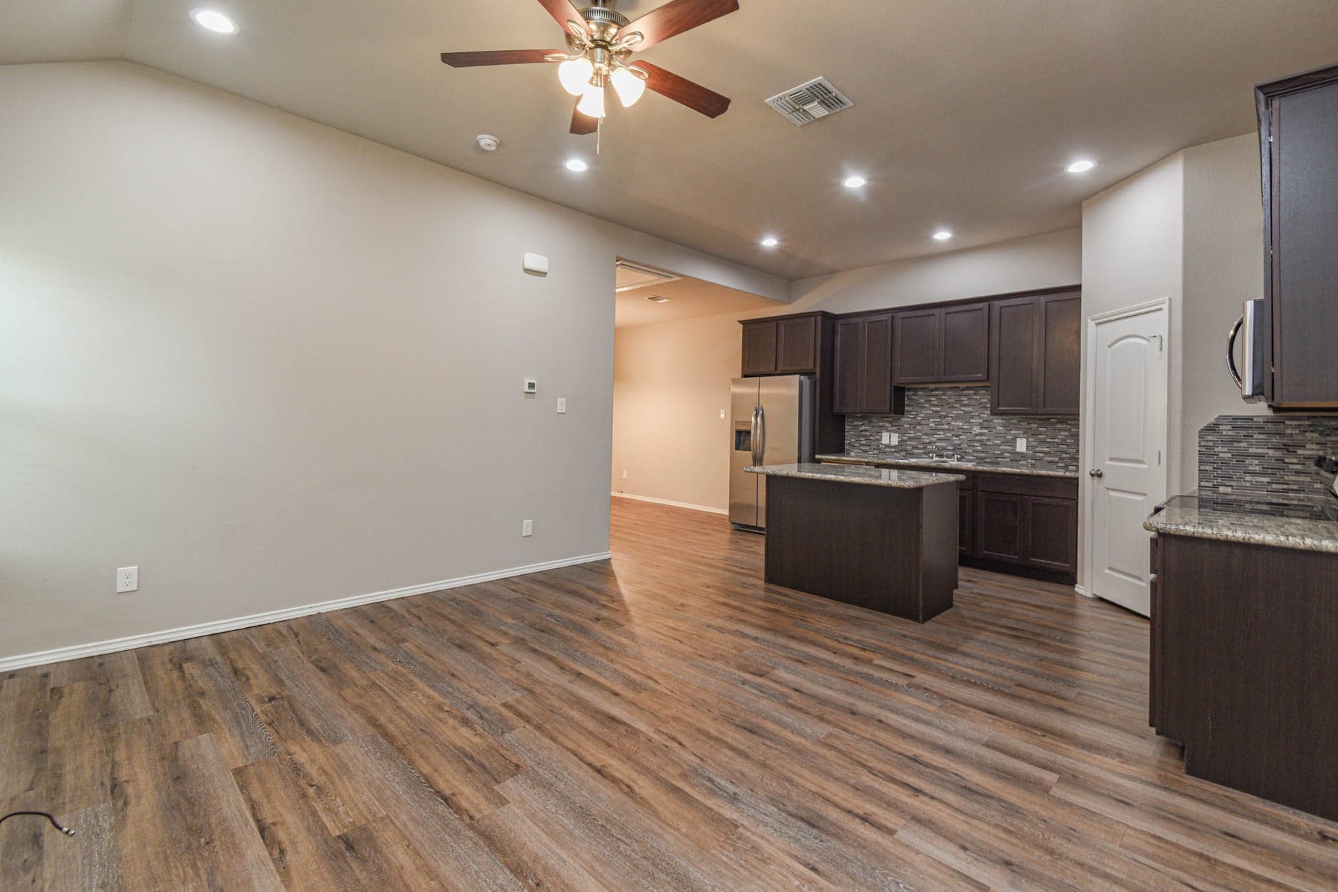 15833 Cottonwood Dr, Montgomery, TX 77356