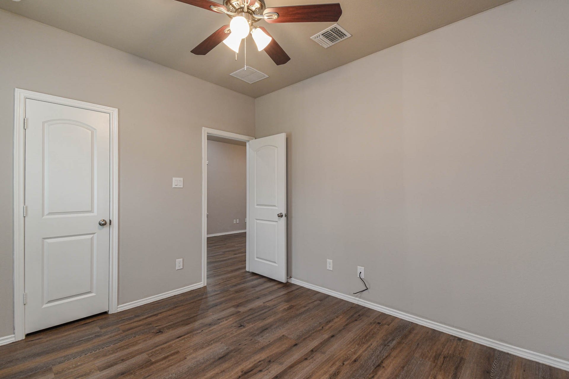 15833 Cottonwood Dr, Montgomery, TX 77356