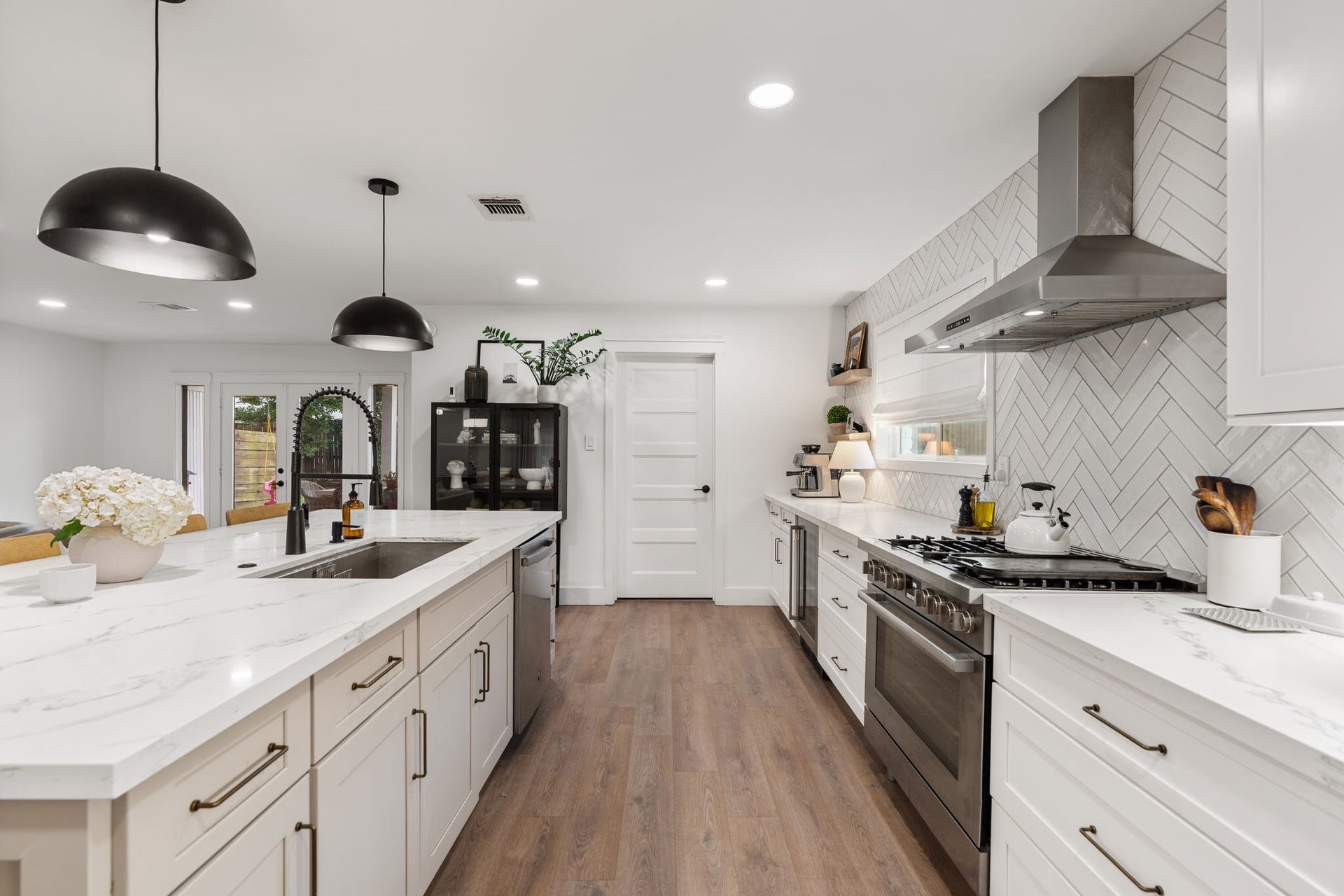 9206 Kapri Lane, Houston, TX 77025 9206 Kapri Lane, Houston, TX 77025