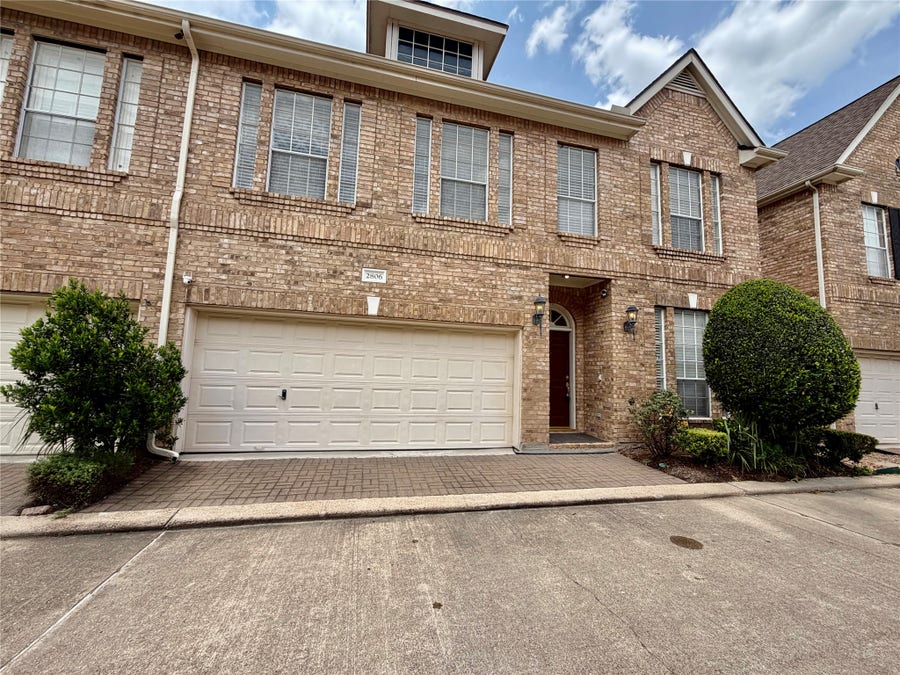Property photo for 2806 Briarhurst Park, Houston, TX