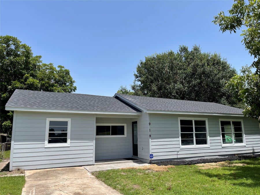 Property photo for 919 Foster Avenue, Pasadena, TX