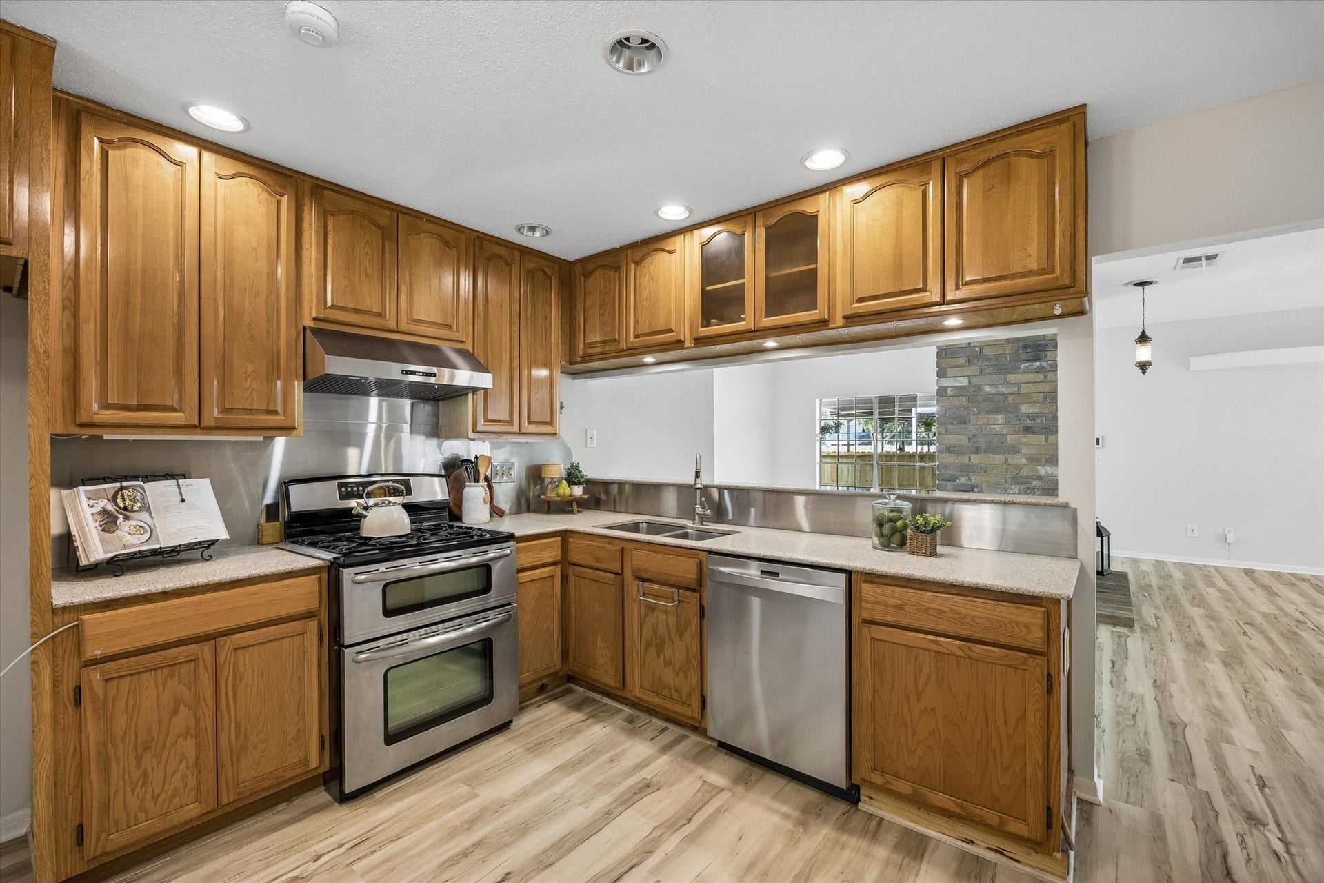 2716 Village Mills Drive, Pearland, TX 77584 2716 Village Mills Drive, Pearland, TX 77584