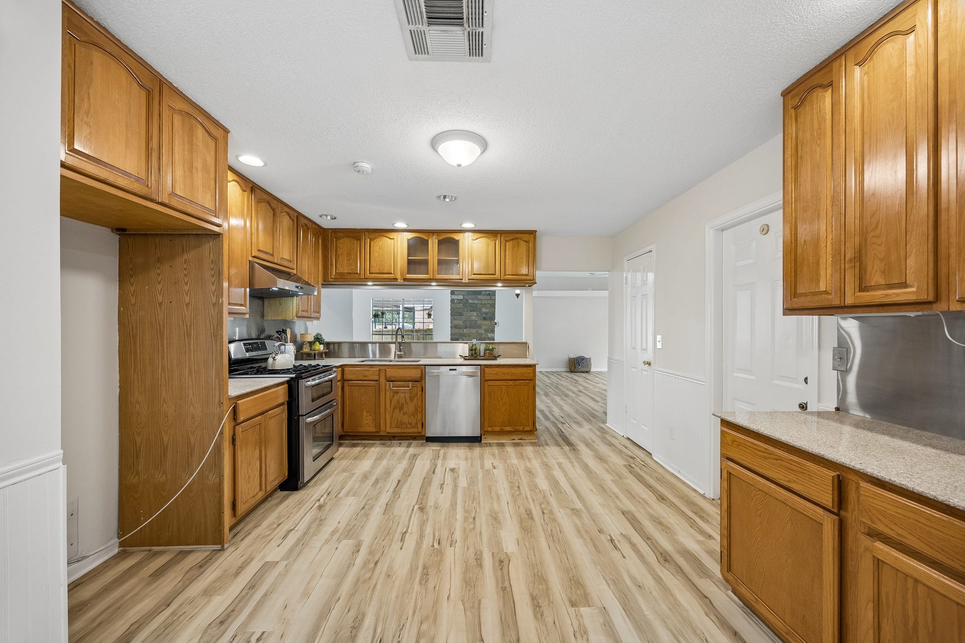 2716 Village Mills Drive, Pearland, TX 77584 2716 Village Mills Drive, Pearland, TX 77584