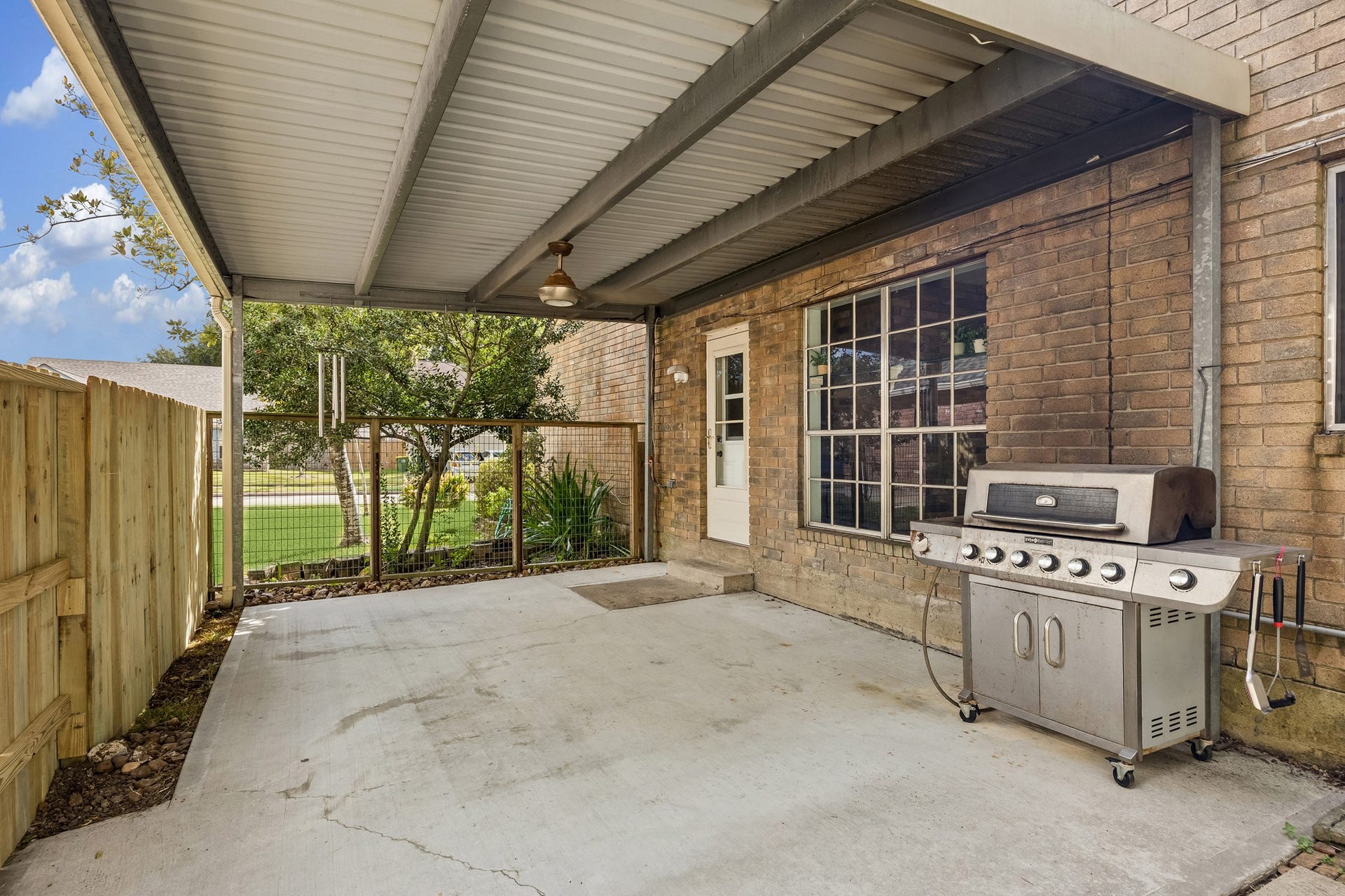 2716 Village Mills Drive, Pearland, TX 77584 2716 Village Mills Drive, Pearland, TX 77584