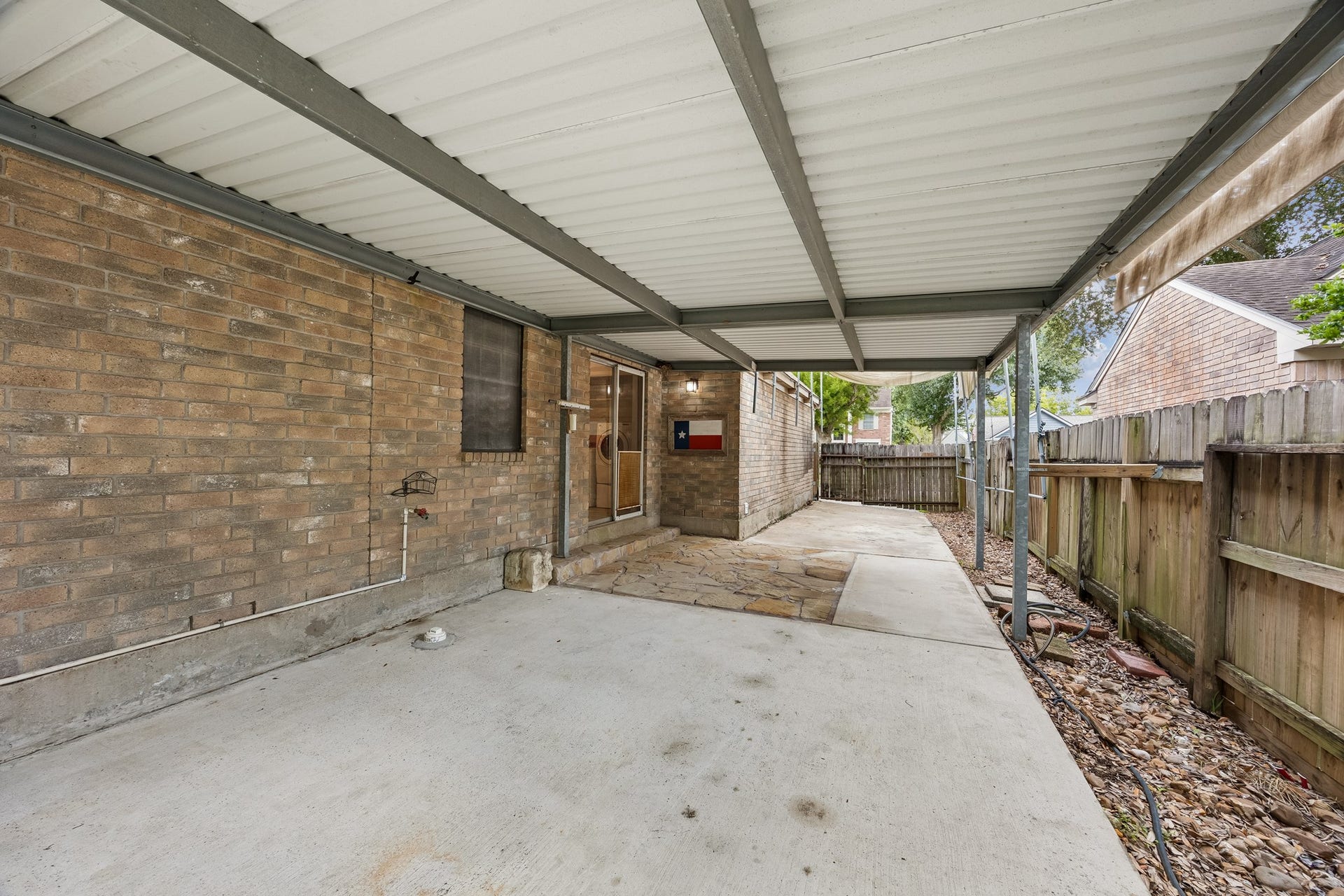 2716 Village Mills Drive, Pearland, TX 77584 One of 2 covered patio areas.