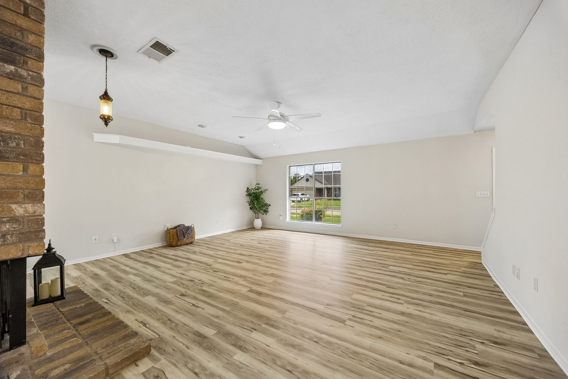 2716 Village Mills Drive, Pearland, TX 77584 2716 Village Mills Drive, Pearland, TX 77584