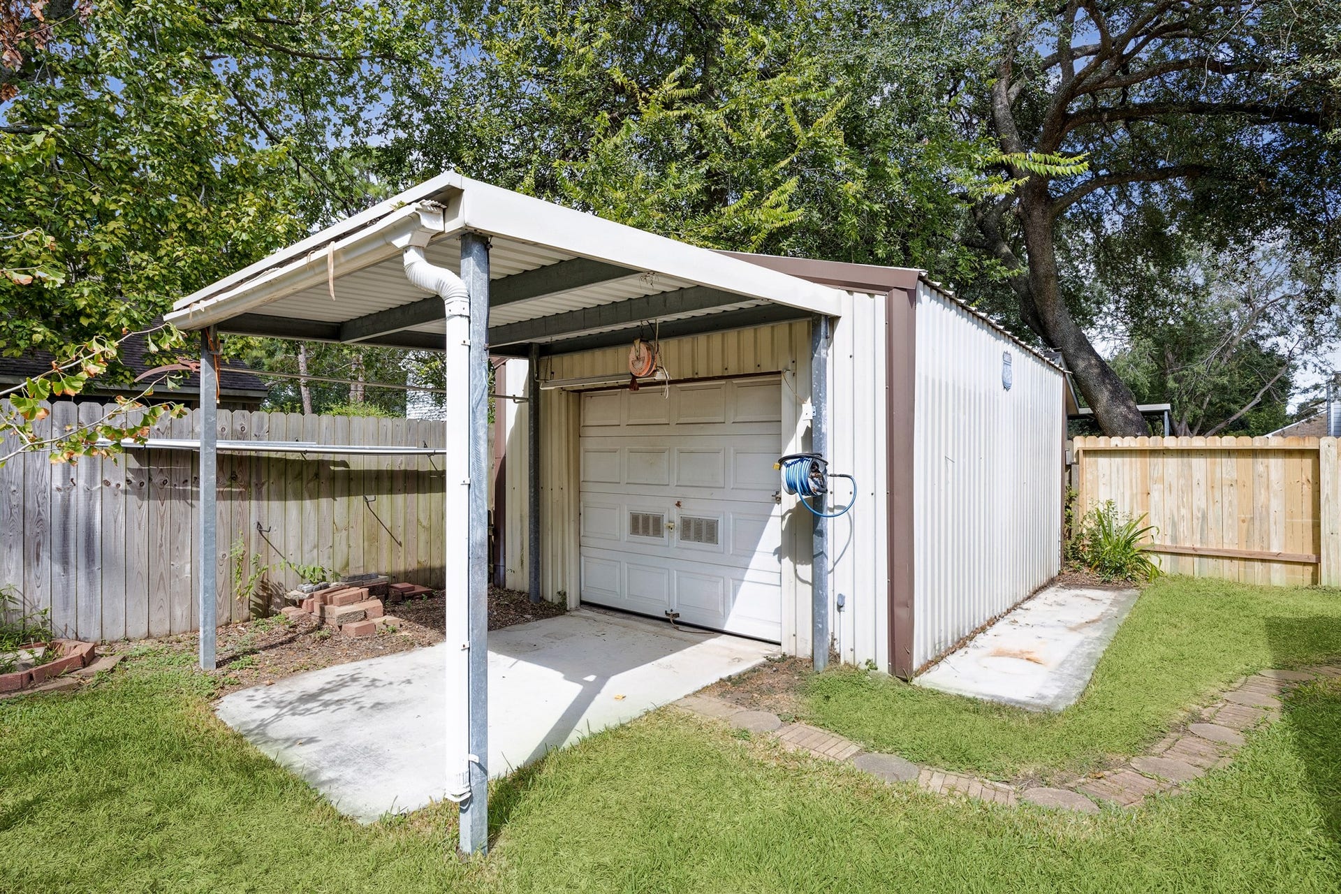 2716 Village Mills Drive, Pearland, TX 77584 Large workshop