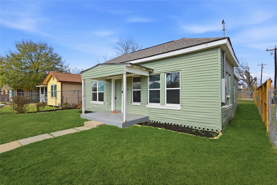 Property photo for 122 E James Street, Baytown, TX