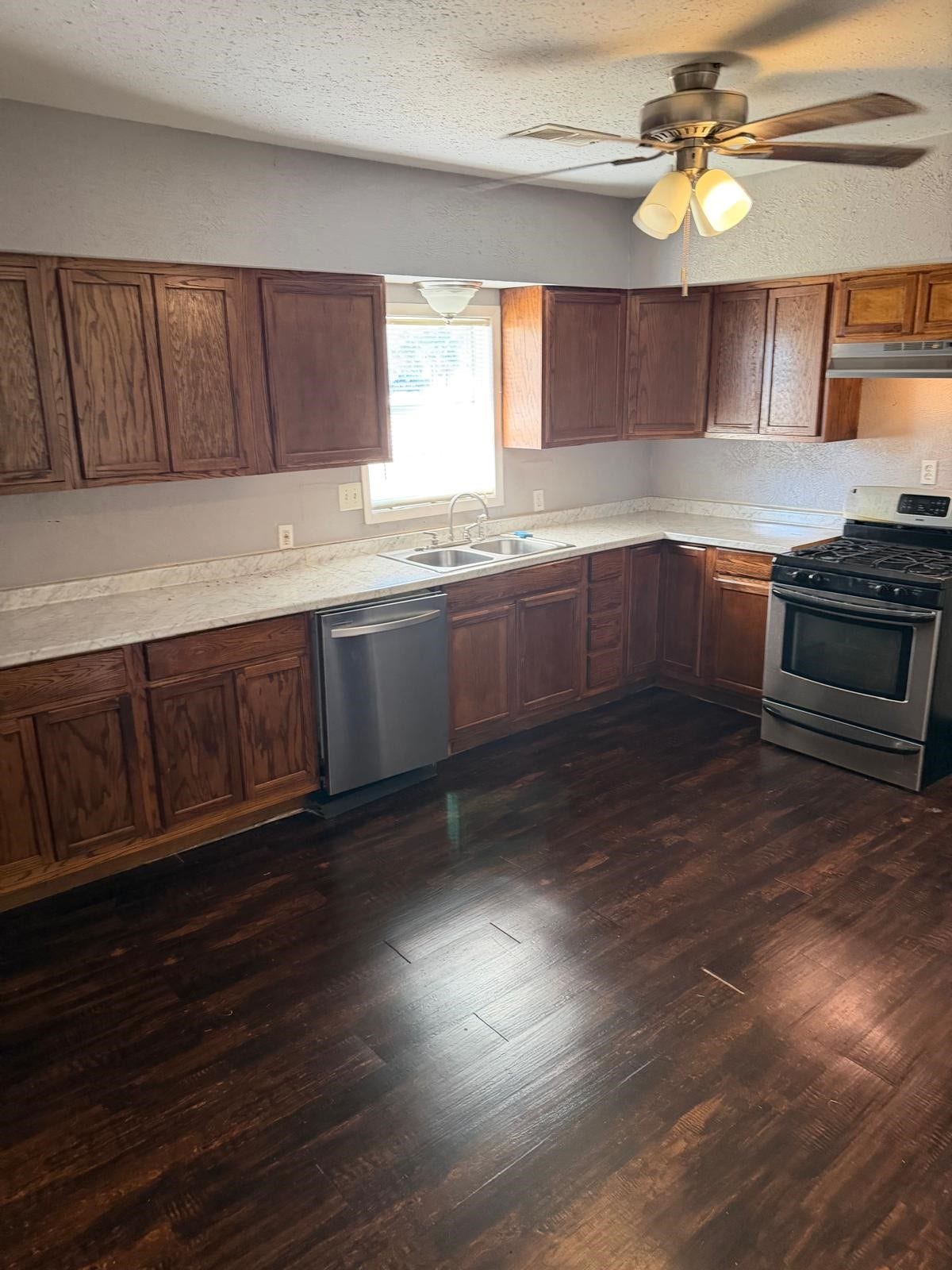 310 Pine Bluff Street, La Porte, TX 77571 310 Pine Bluff Street, La Porte, TX 77571