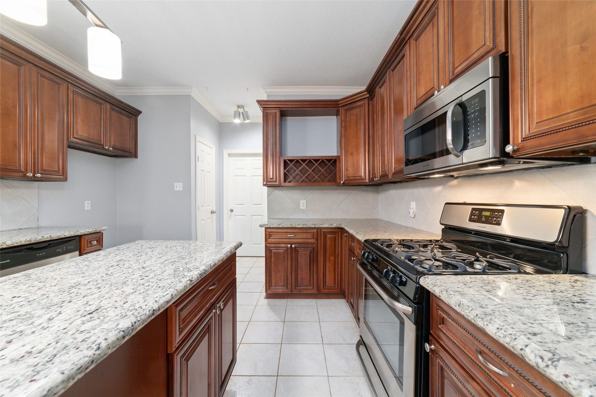 7115 W Hearthstone Green Drive, Houston, TX 77095