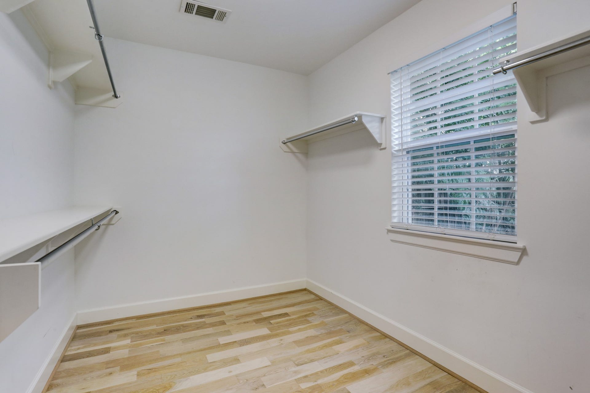 4419 Cynthia, Bellaire, TX 77401 It has a huge 11x7 walk-in closet.