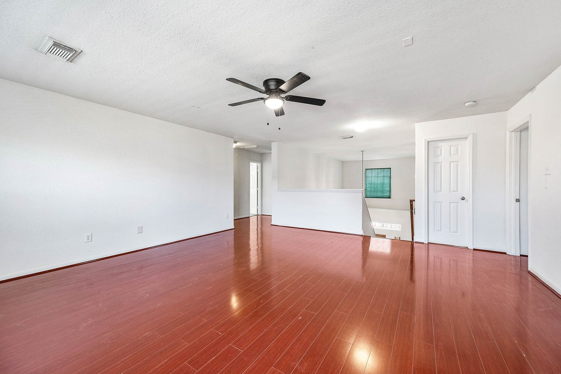 2032 Creek Shore Lane, Pearland, TX 77581 2032 Creek Shore Lane, Pearland, TX 77581