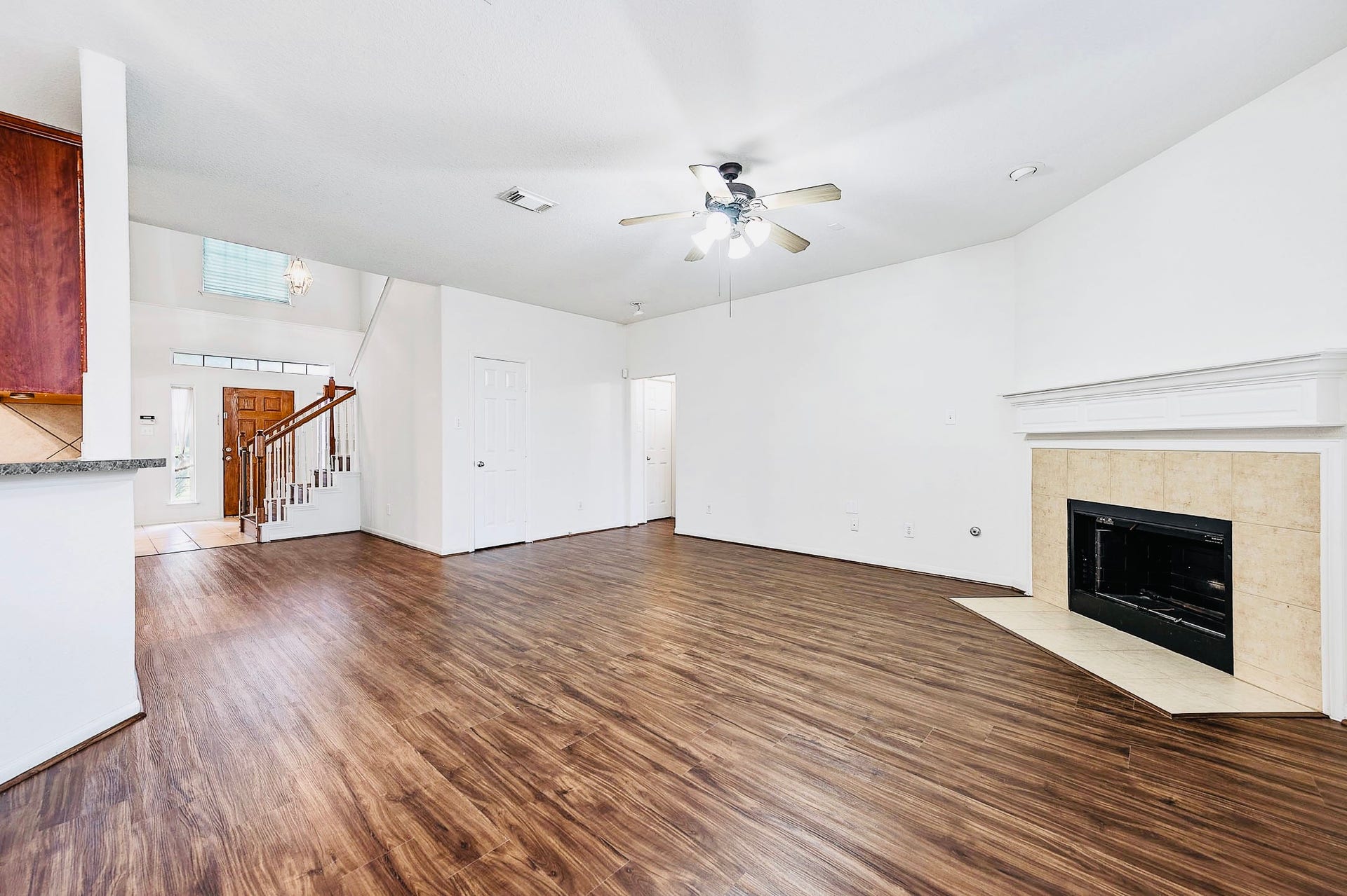 2032 Creek Shore Lane, Pearland, TX 77581 2032 Creek Shore Lane, Pearland, TX 77581