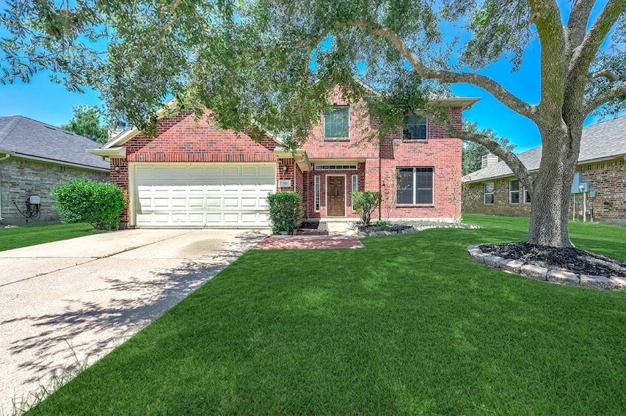 Property photo for 2032 Creek Shore Lane, Pearland, TX