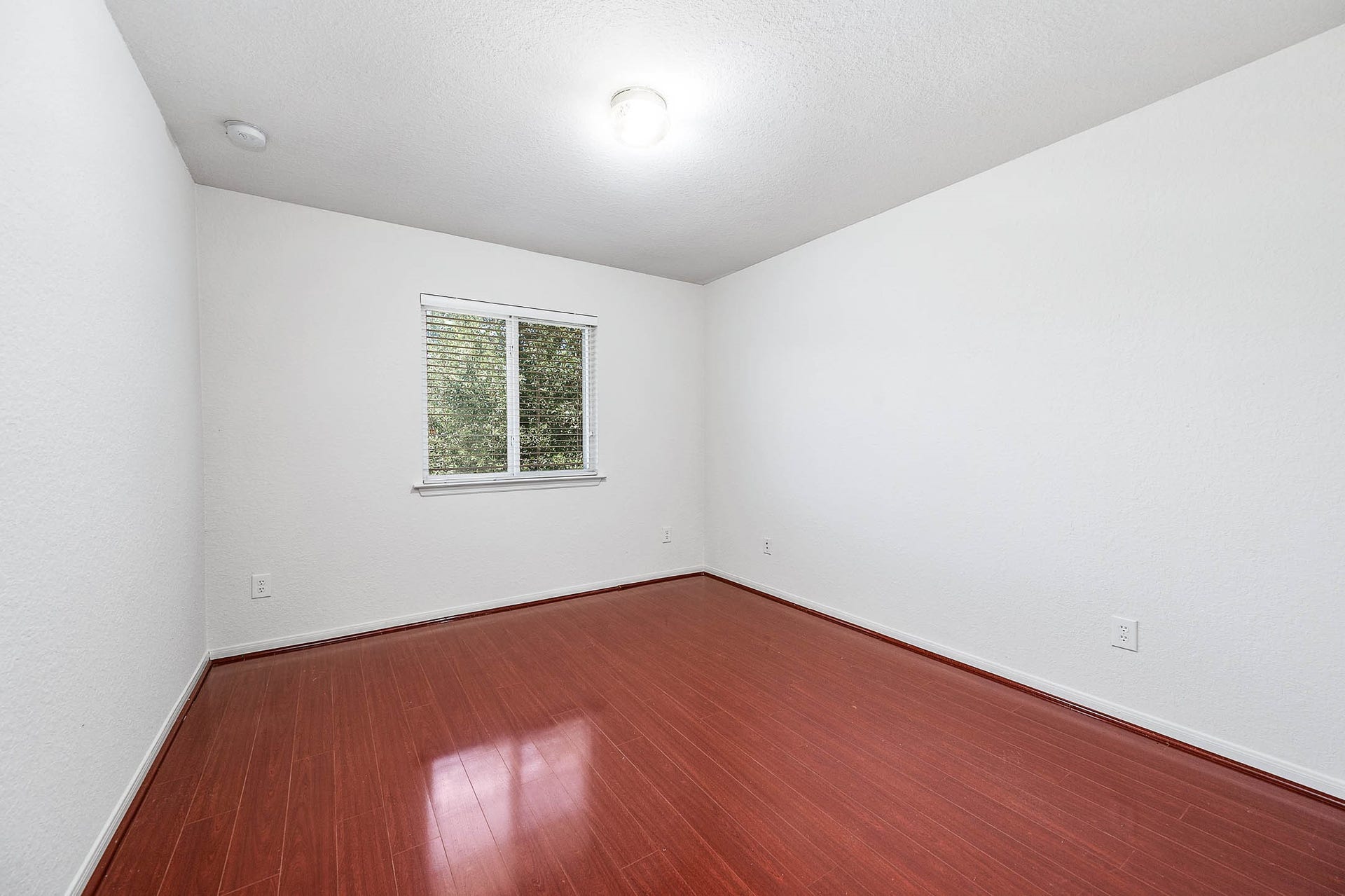 2032 Creek Shore Lane, Pearland, TX 77581 2032 Creek Shore Lane, Pearland, TX 77581
