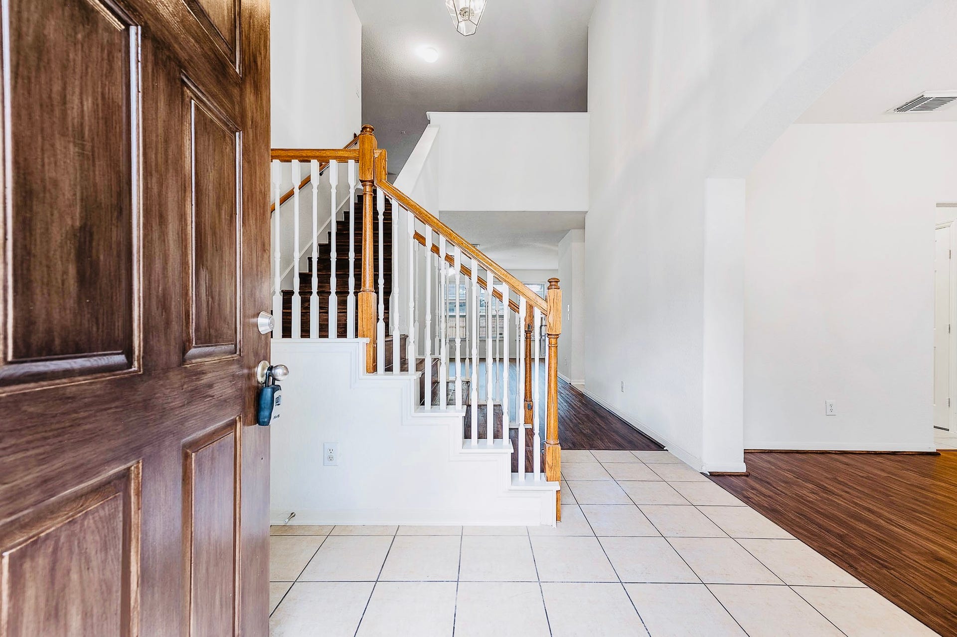 2032 Creek Shore Lane, Pearland, TX 77581 2032 Creek Shore Lane, Pearland, TX 77581