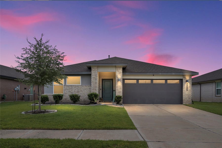 Property photo for 8110 Milam Lane, Rosharon, TX