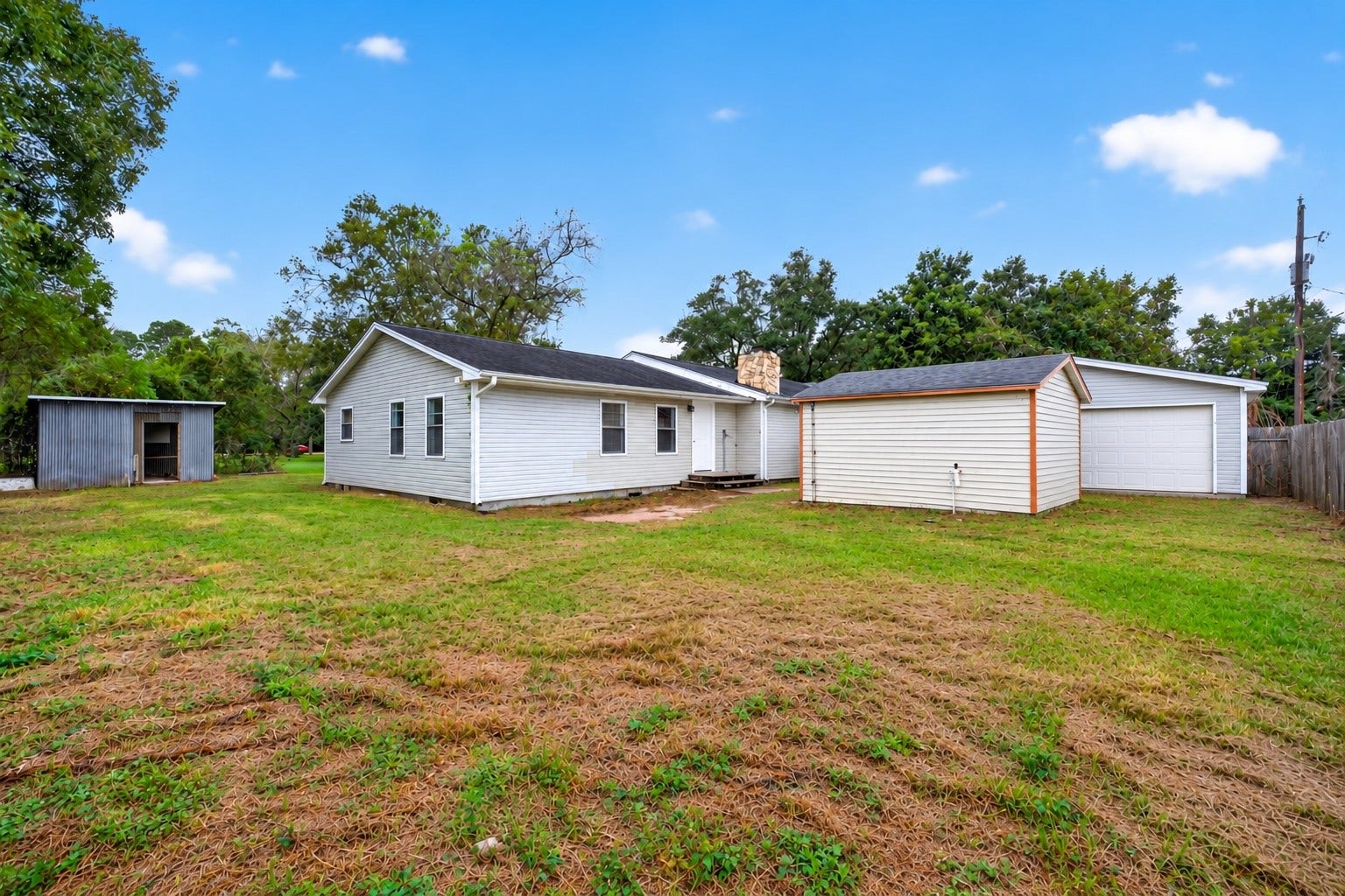 4701 Cherry Street, Santa Fe, TX 77517 Backyard View