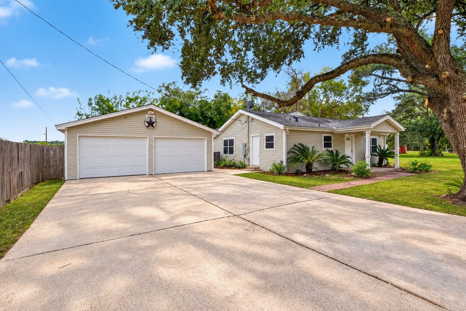 4701 Cherry Street, Santa Fe, TX 77517 4701 Cherry Street, Santa Fe, TX 77517