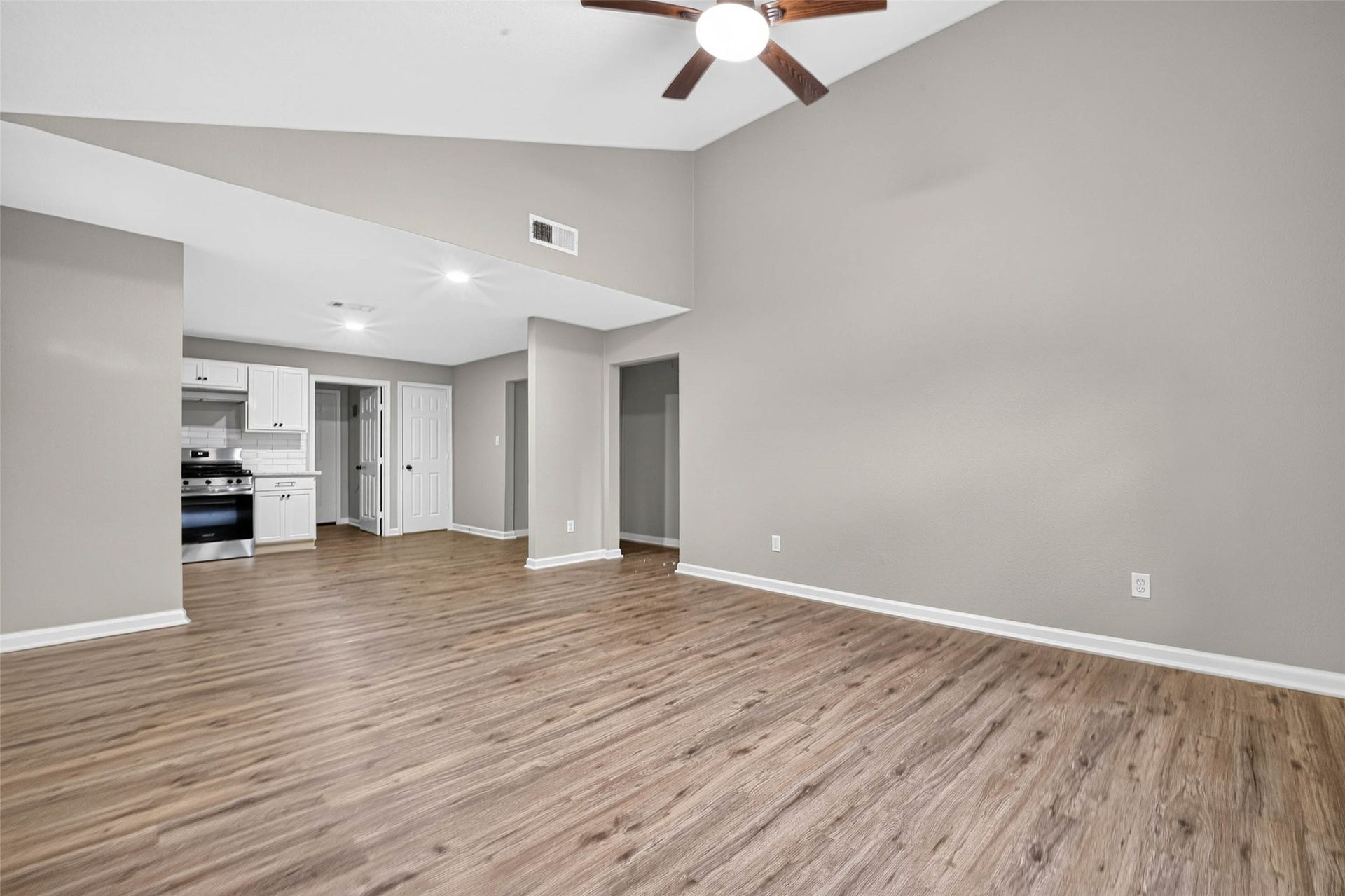 4701 Cherry Street, Santa Fe, TX 77517 View front the front livingroom