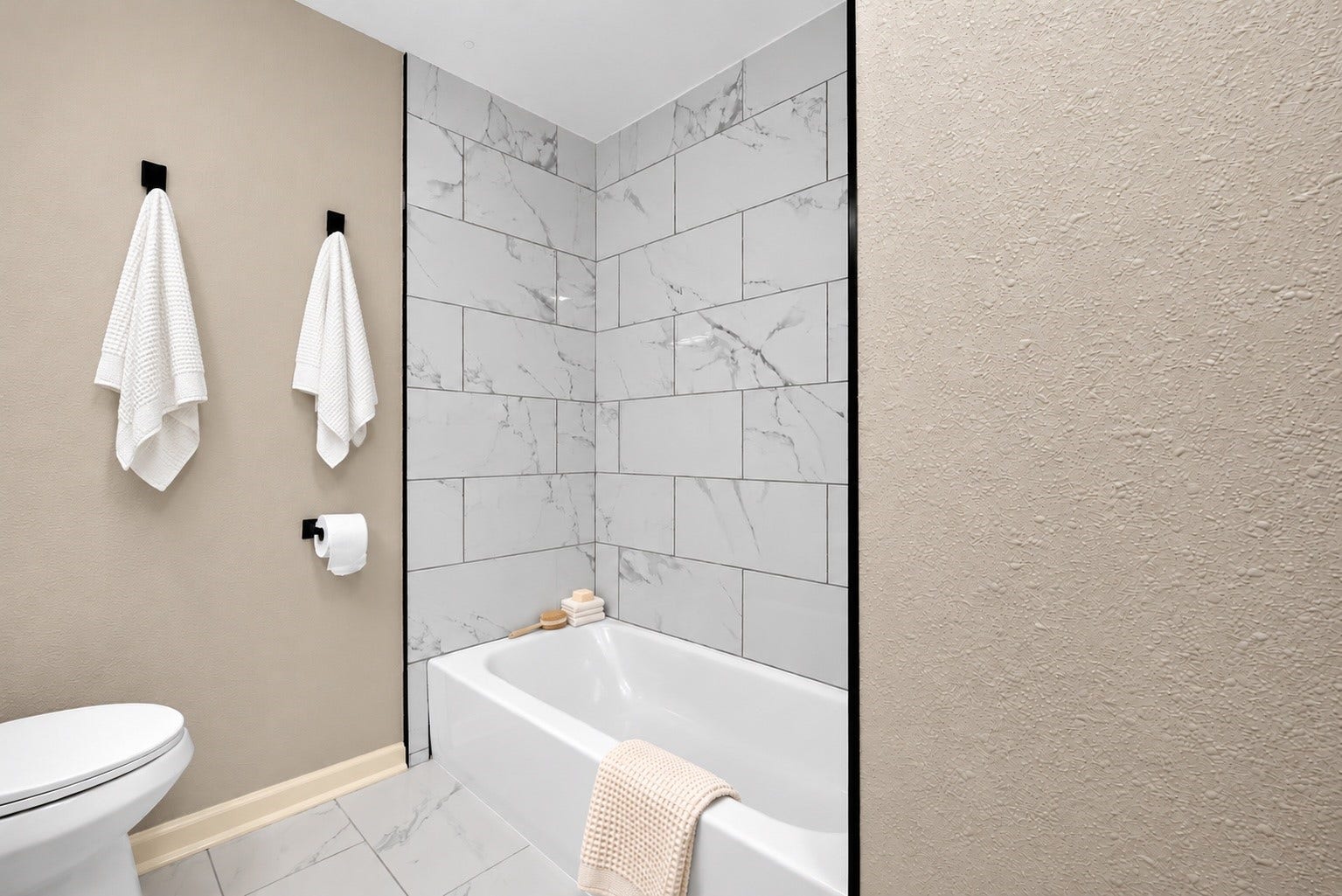 4701 Cherry Street, Santa Fe, TX 77517 Secondary bathroom