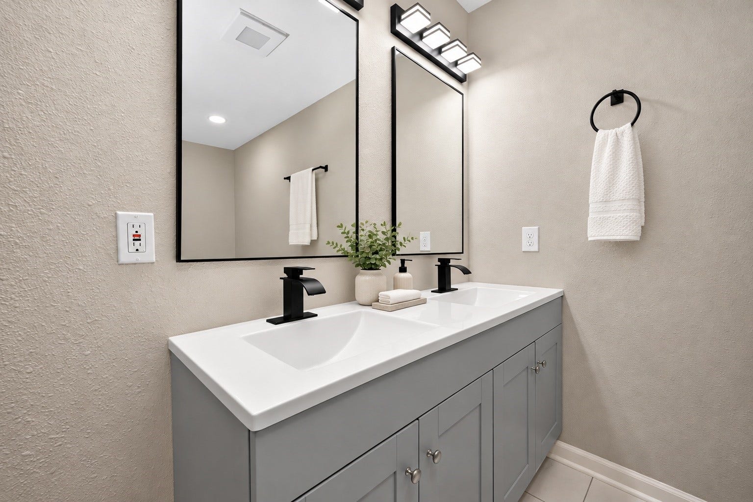 4701 Cherry Street, Santa Fe, TX 77517 Primary vanity