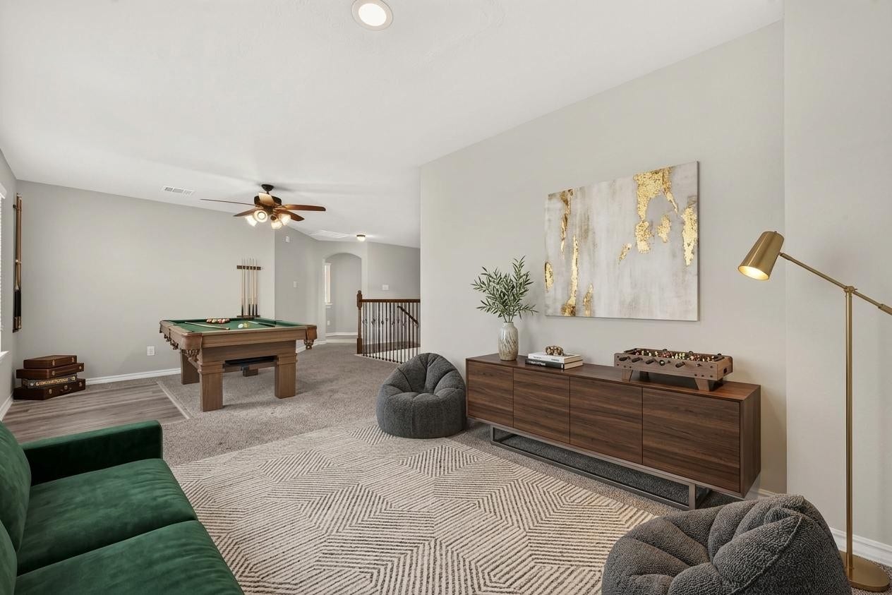 3658 Diamond Creek Drive, Missouri City, TX 77459 Virtually staged. Upstairs game room provides generous recreational space for entertaining and relaxing. Flexible layout accommodates games, media, or lounge seating.