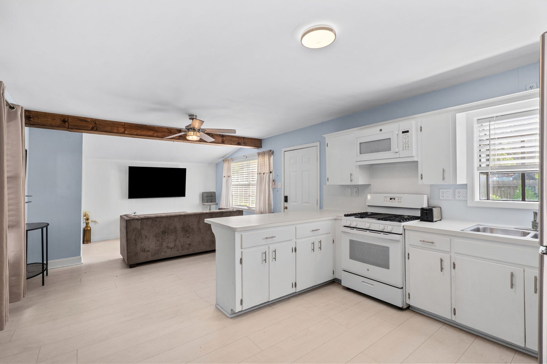 3915 W Estes Drive Drive, Bacliff, TX 77518 3915 W Estes Drive Drive, Bacliff, TX 77518