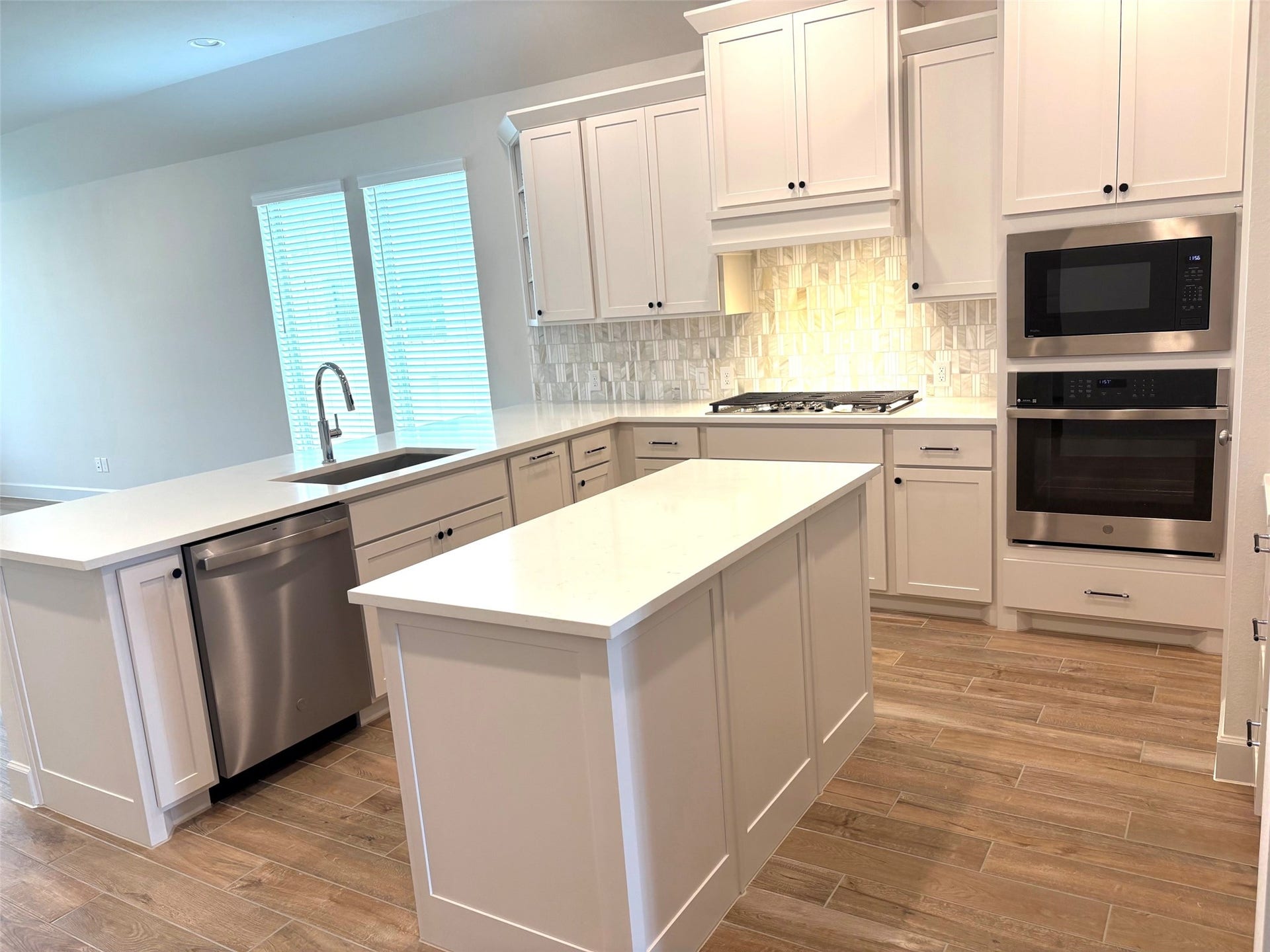 42726 Loma Vista Court, Magnolia, TX 77354 42726 Loma Vista Court, Magnolia, TX 77354