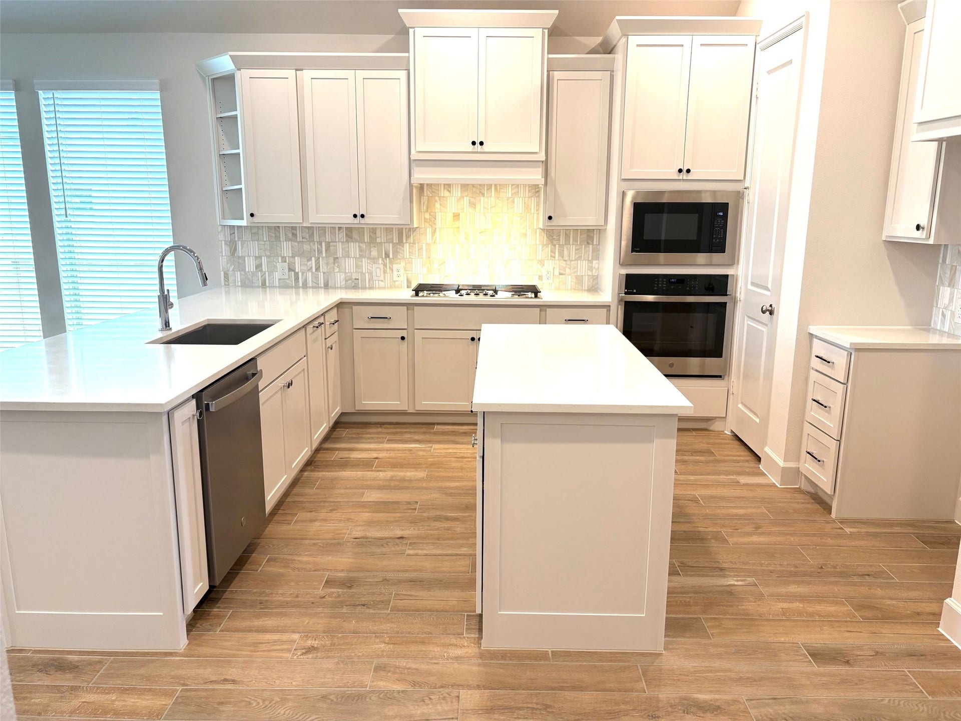 42726 Loma Vista Court, Magnolia, TX 77354 42726 Loma Vista Court, Magnolia, TX 77354