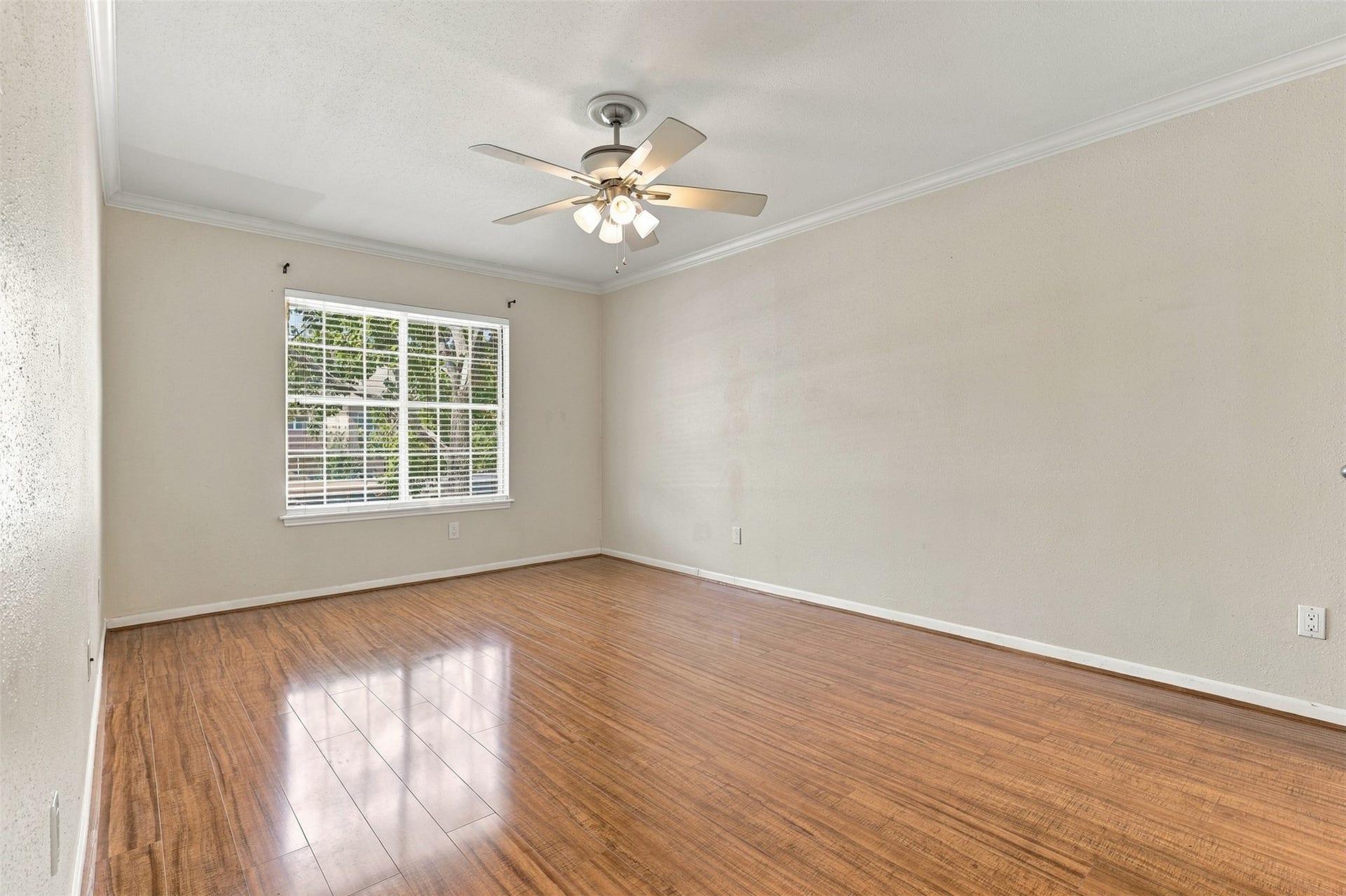 2250 Bering Drive, #80, Houston, TX 77057 Bedroom 1.