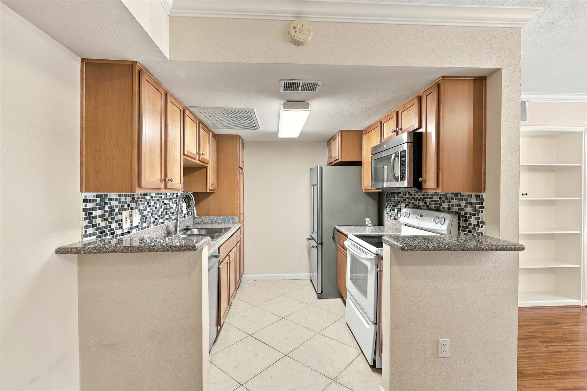 2250 Bering Drive, #80, Houston, TX 77057 2250 Bering Drive, #80, Houston, TX 77057