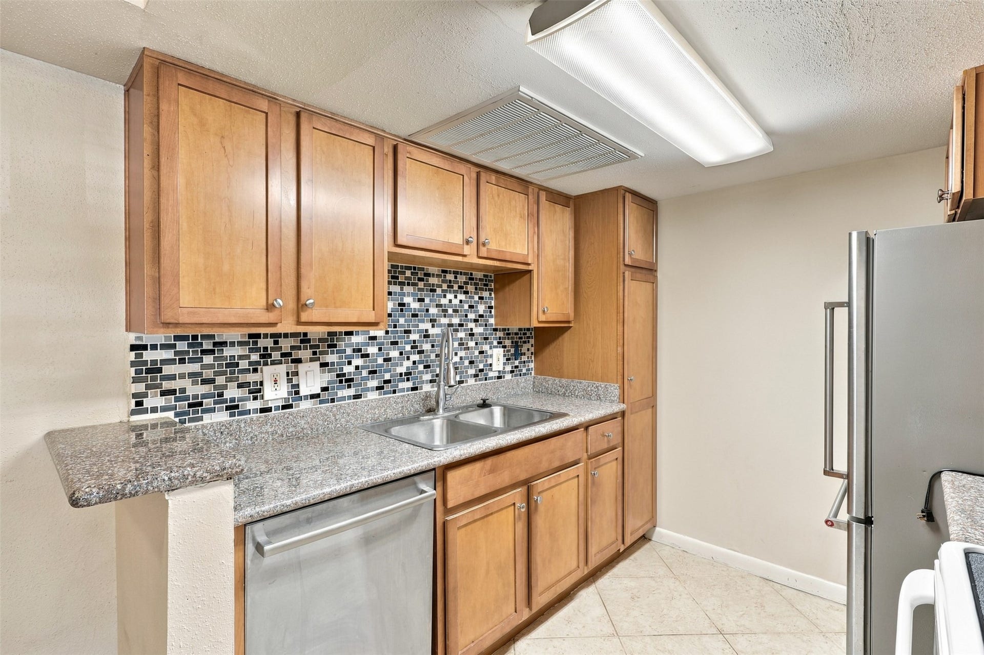 2250 Bering Drive, #80, Houston, TX 77057 2250 Bering Drive, #80, Houston, TX 77057