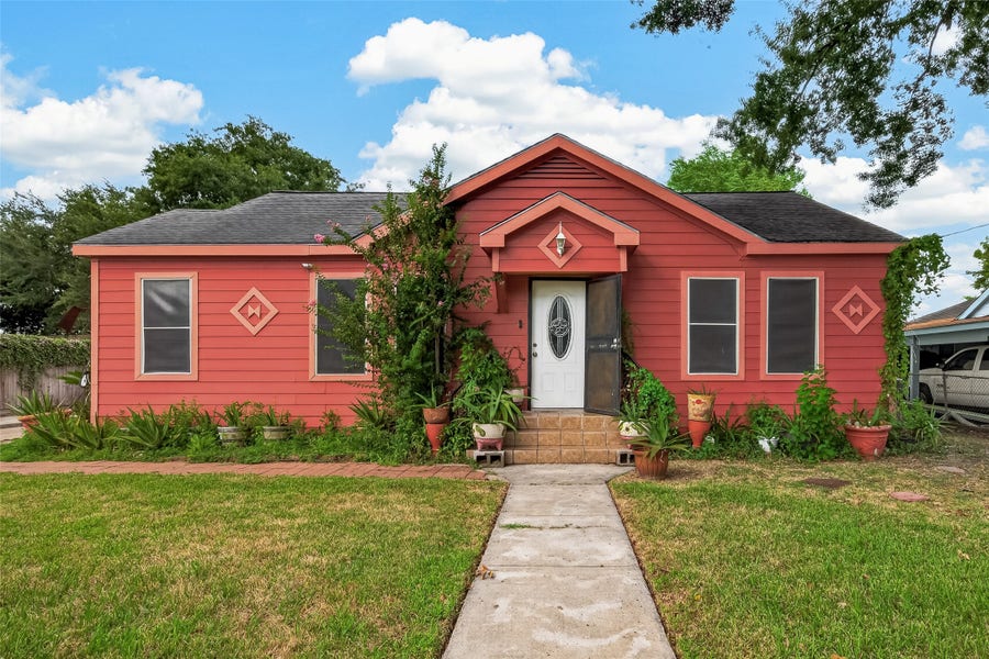 Property photo for 811 Canadian Street, Houston, TX