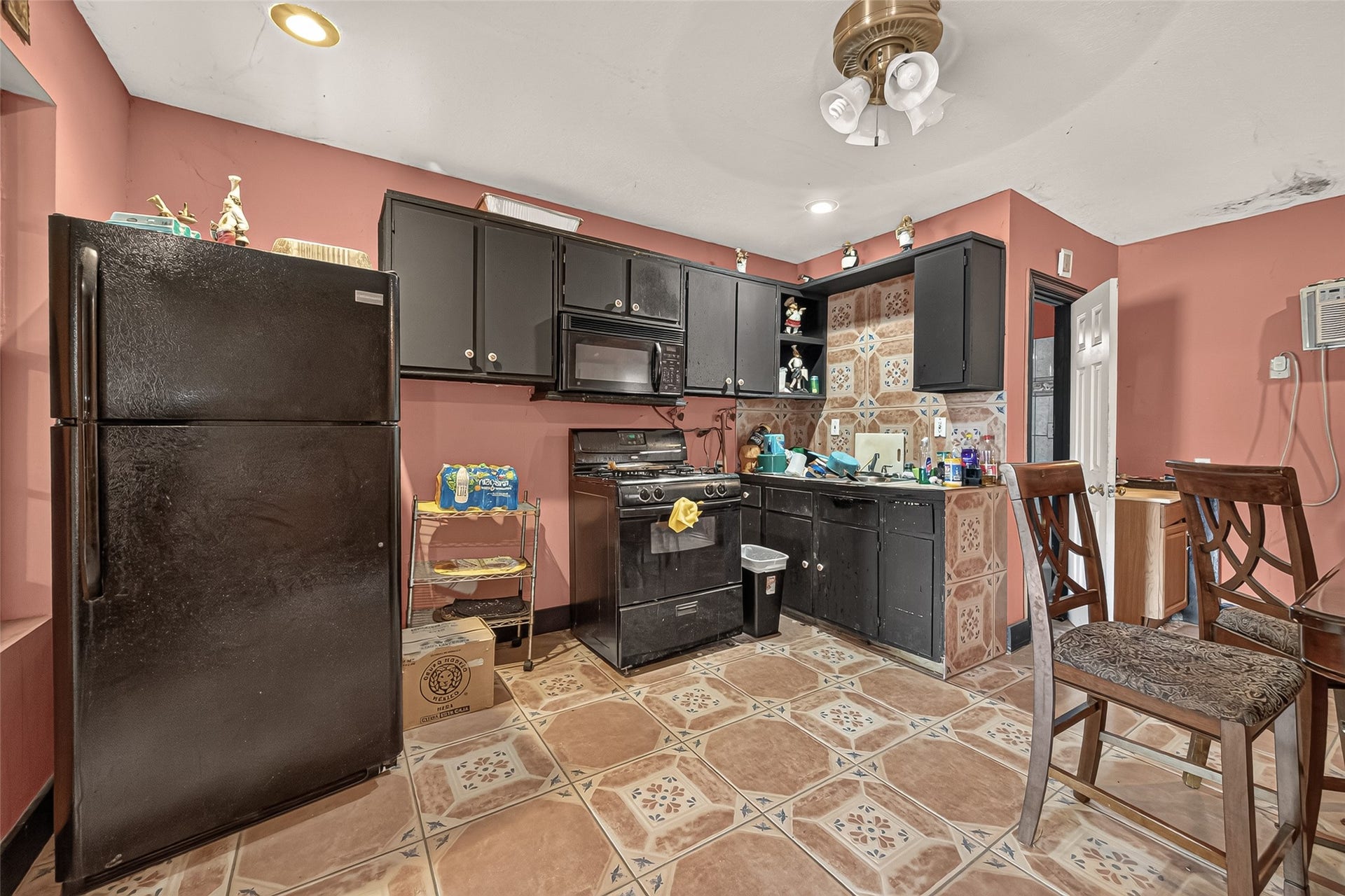 811 Canadian Street, Houston, TX 77009