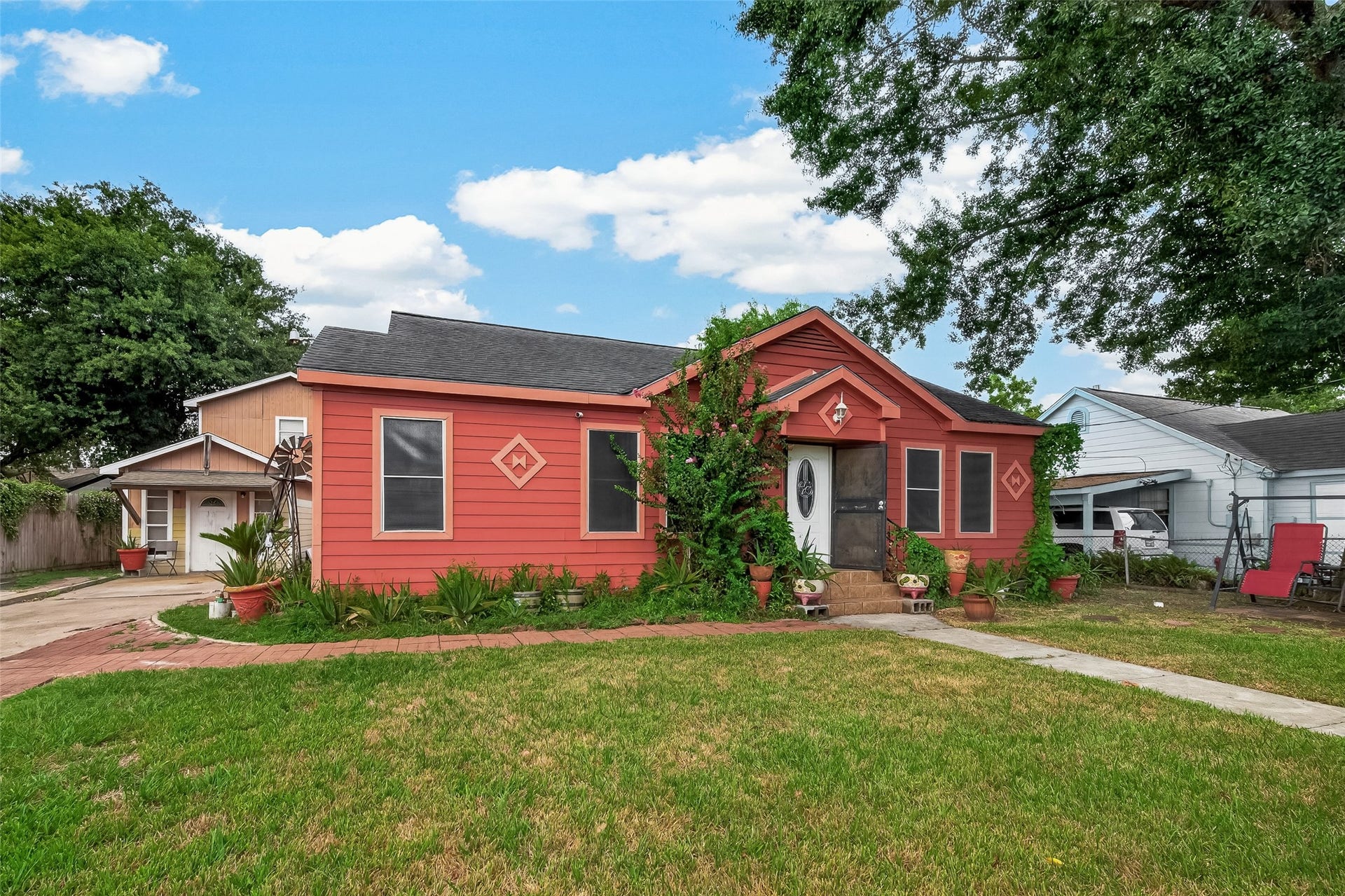 811 Canadian Street, Houston, TX 77009