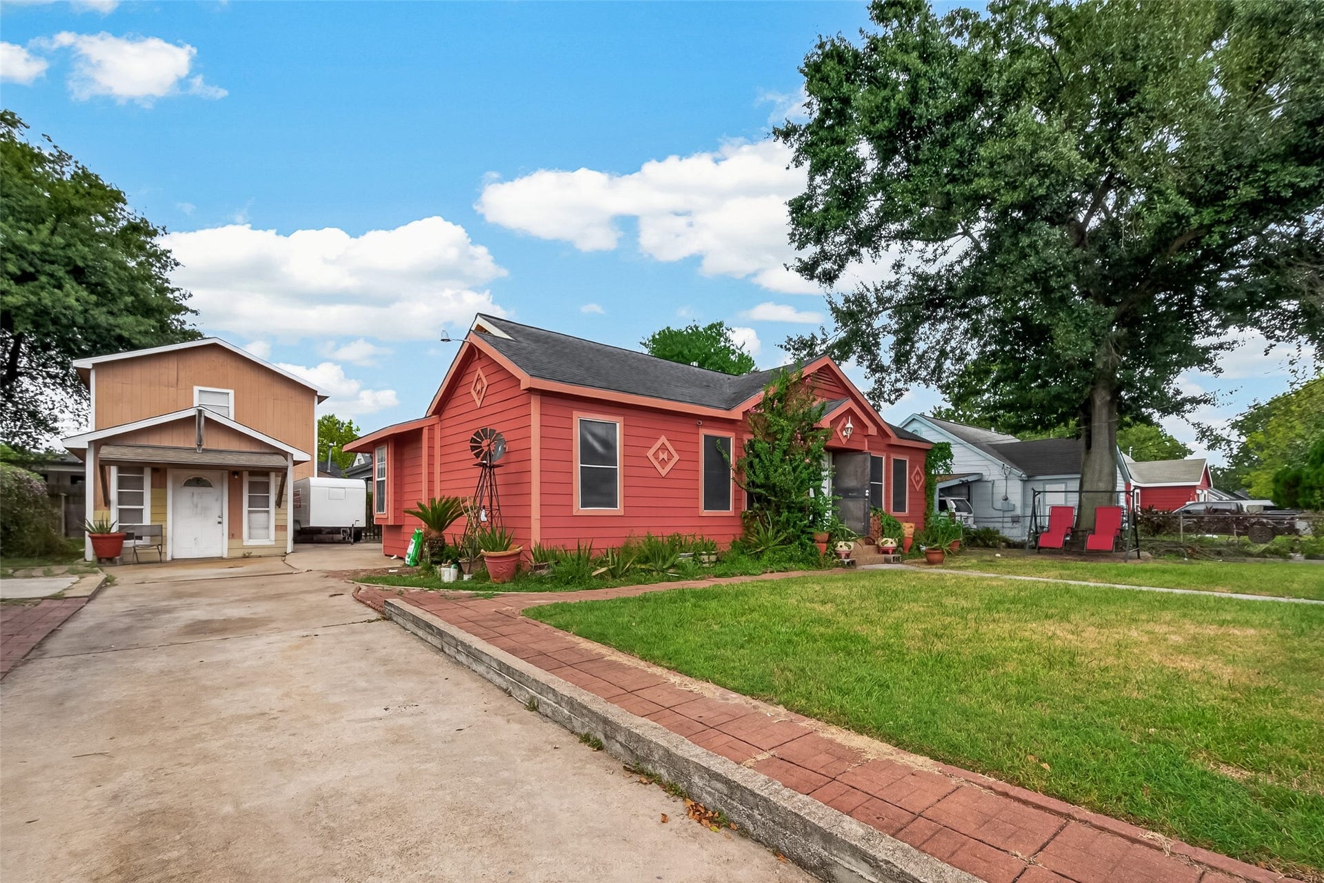 811 Canadian Street, Houston, TX 77009