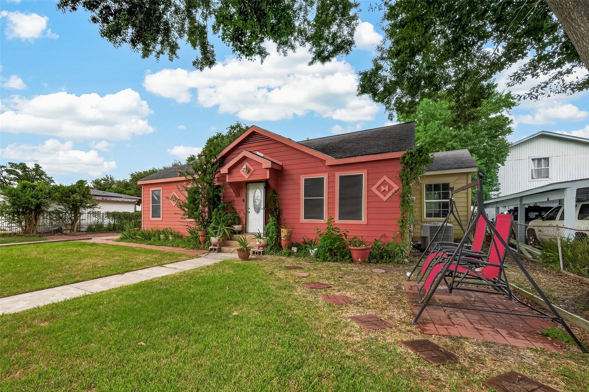 811 Canadian Street, Houston, TX 77009