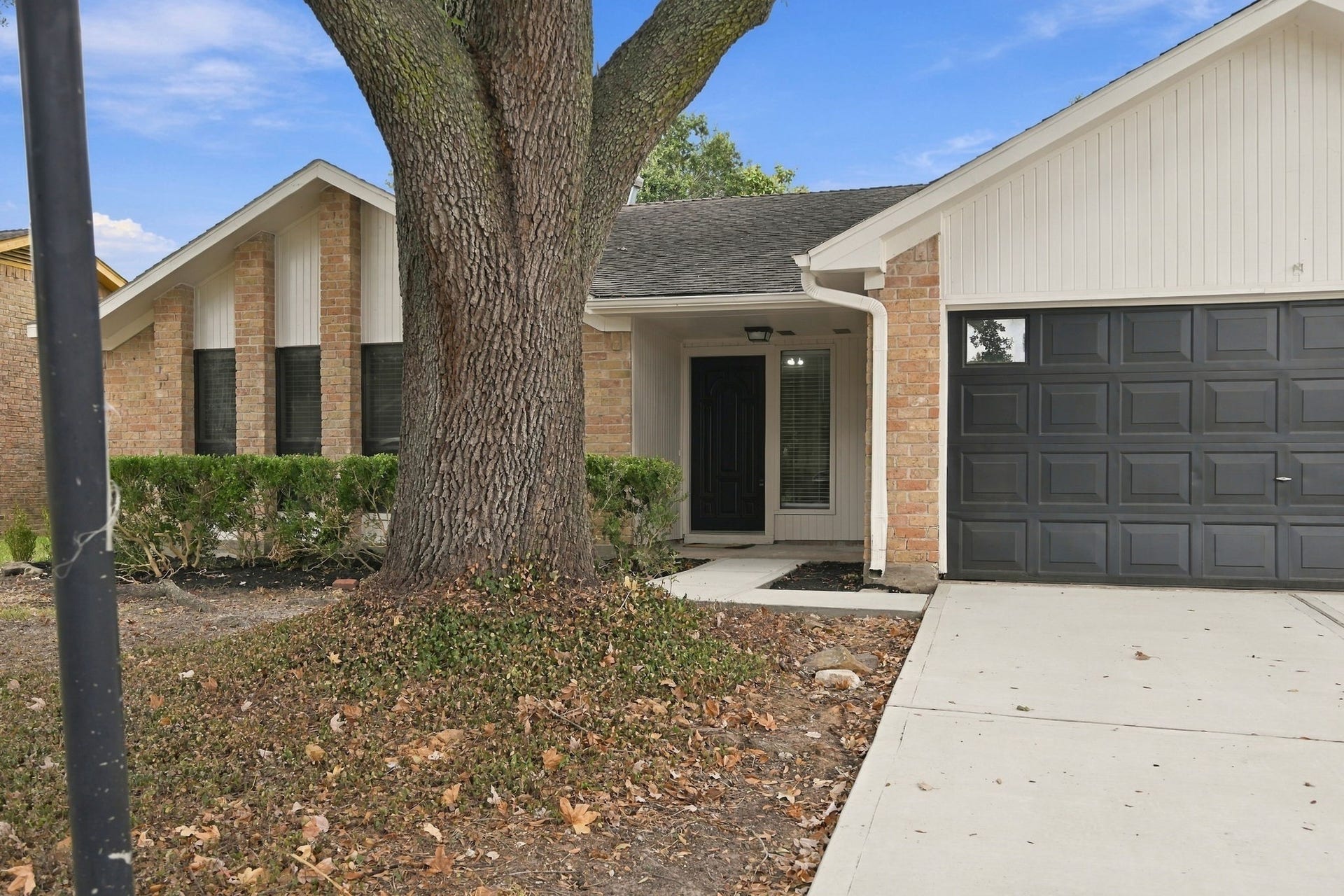 9859 Sageroyal Lane, Houston, TX 77089 9859 Sageroyal Lane, Houston, TX 77089