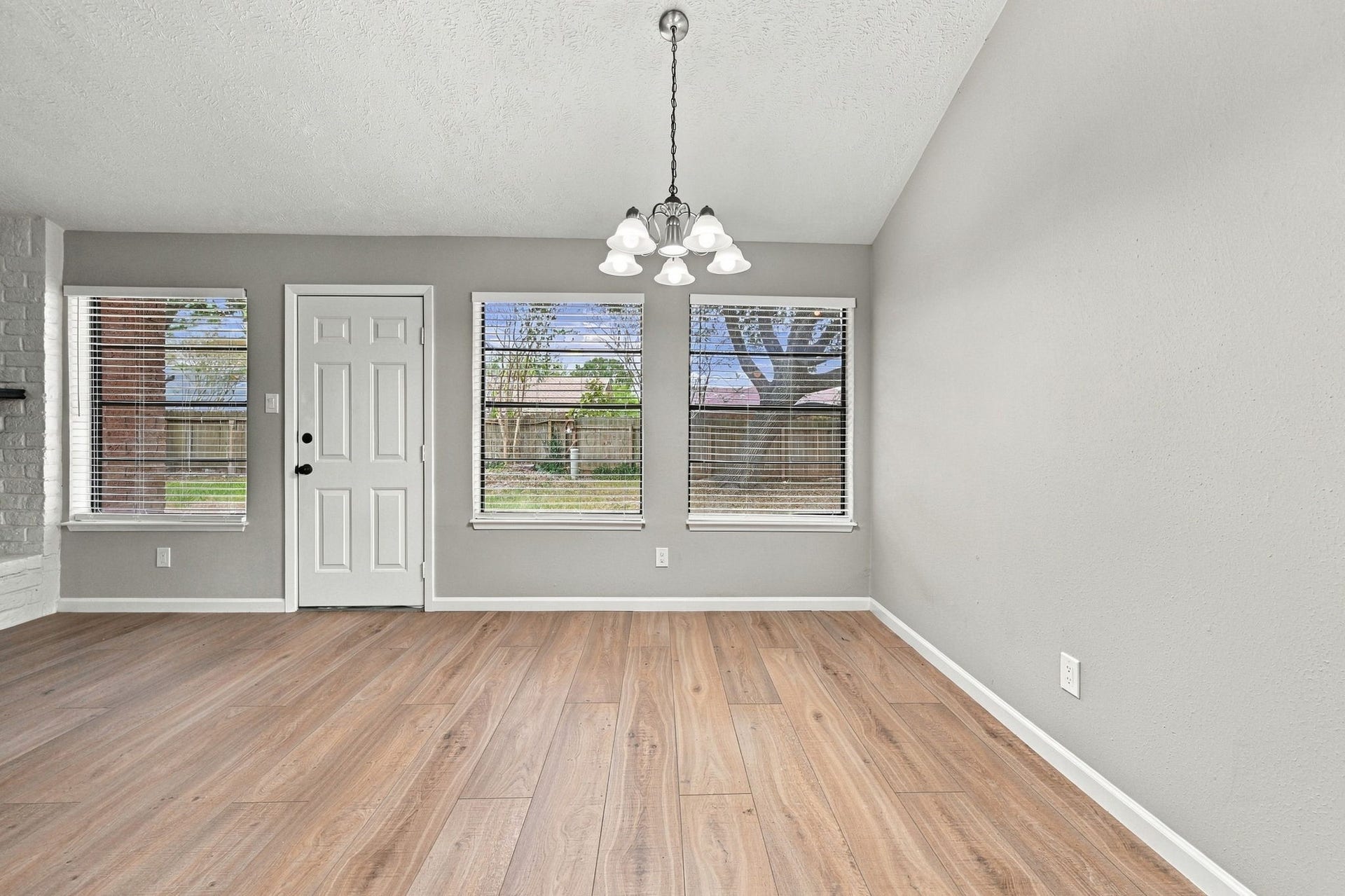 9859 Sageroyal Lane, Houston, TX 77089 9859 Sageroyal Lane, Houston, TX 77089