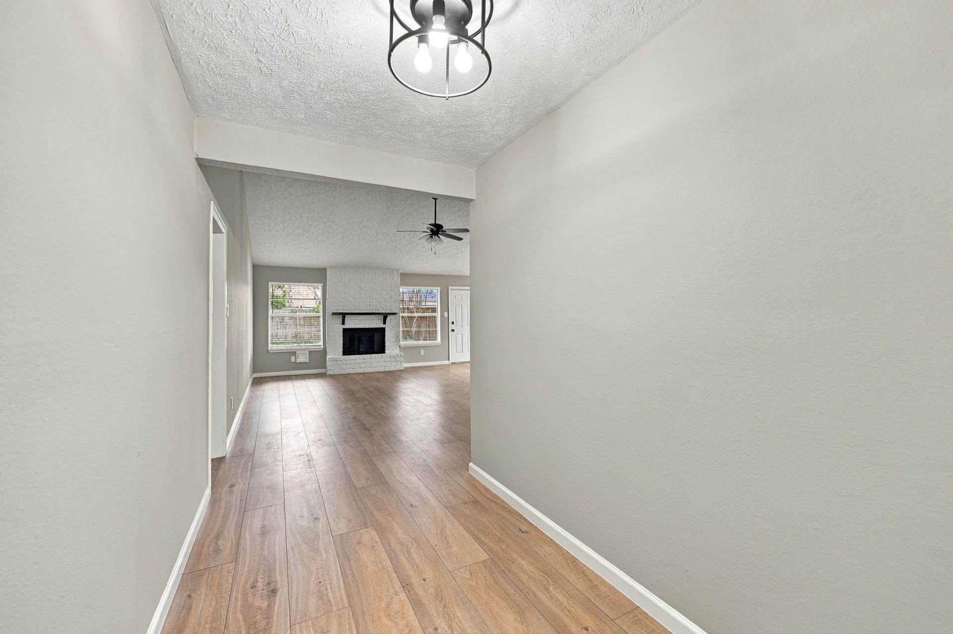 9859 Sageroyal Lane, Houston, TX 77089 9859 Sageroyal Lane, Houston, TX 77089