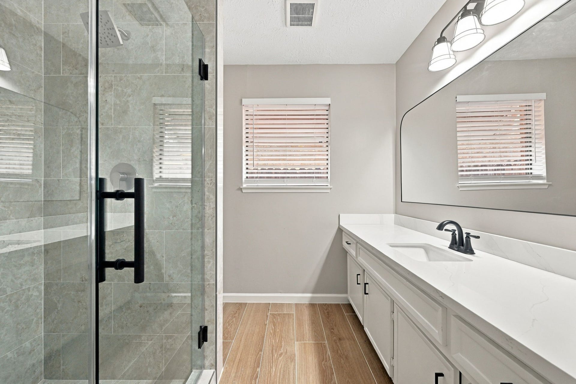 9859 Sageroyal Lane, Houston, TX 77089 9859 Sageroyal Lane, Houston, TX 77089