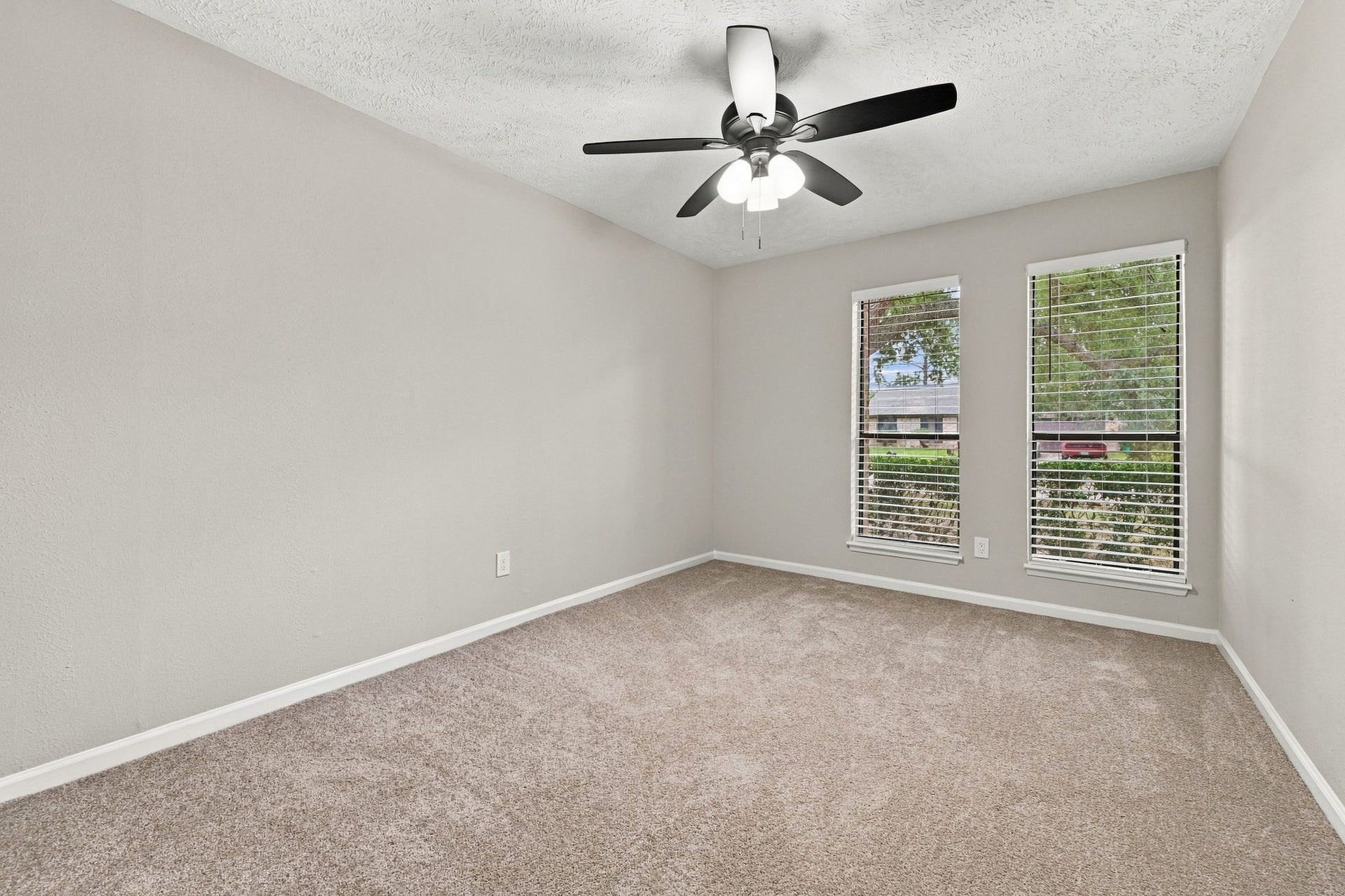 9859 Sageroyal Lane, Houston, TX 77089 9859 Sageroyal Lane, Houston, TX 77089