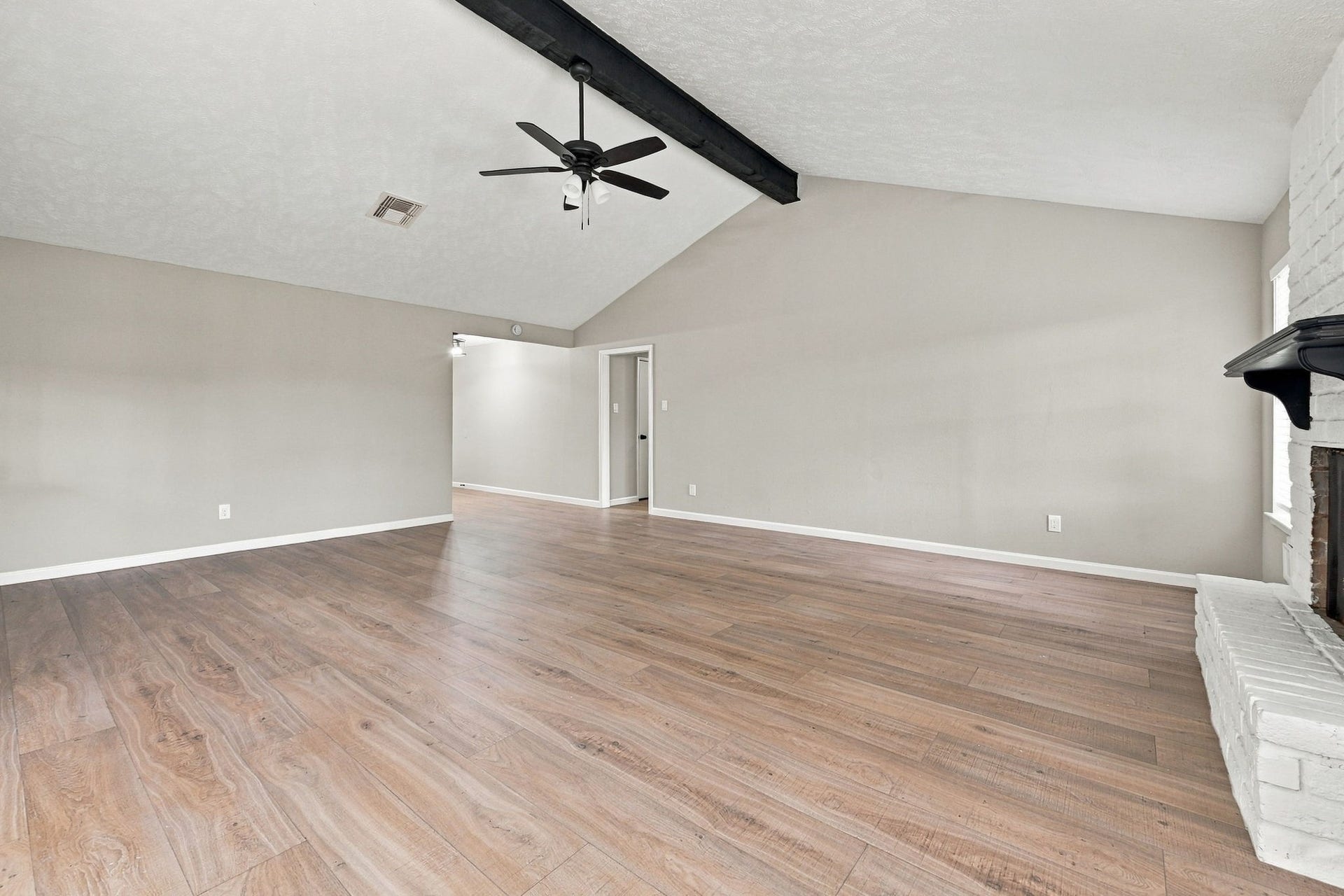 9859 Sageroyal Lane, Houston, TX 77089 9859 Sageroyal Lane, Houston, TX 77089