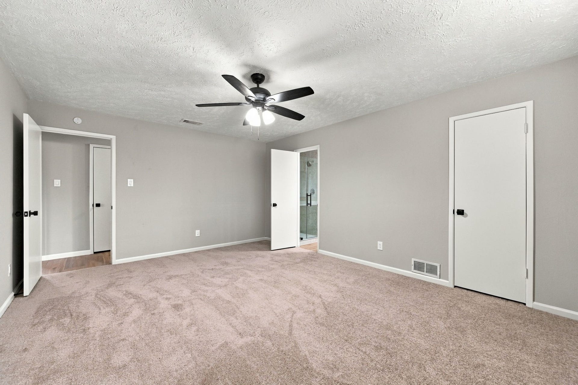 9859 Sageroyal Lane, Houston, TX 77089 9859 Sageroyal Lane, Houston, TX 77089