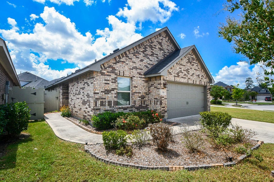 Property photo for 9316 Colonial Bent Court, Conroe, TX
