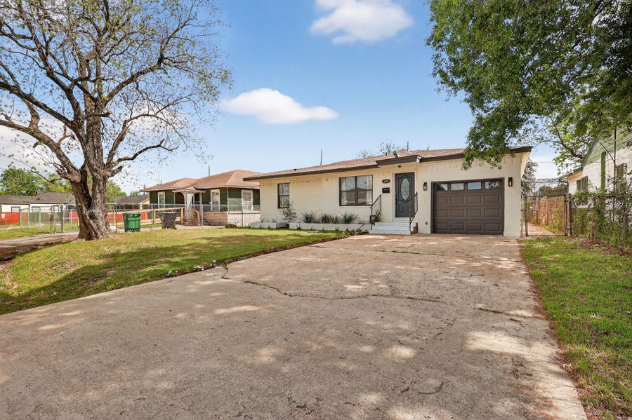 Property photo for 230 Pennsylvania Street, Houston, TX