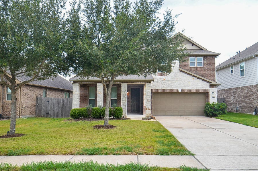 Property photo for 3128 Laurel Bend Lane, Pearland, TX