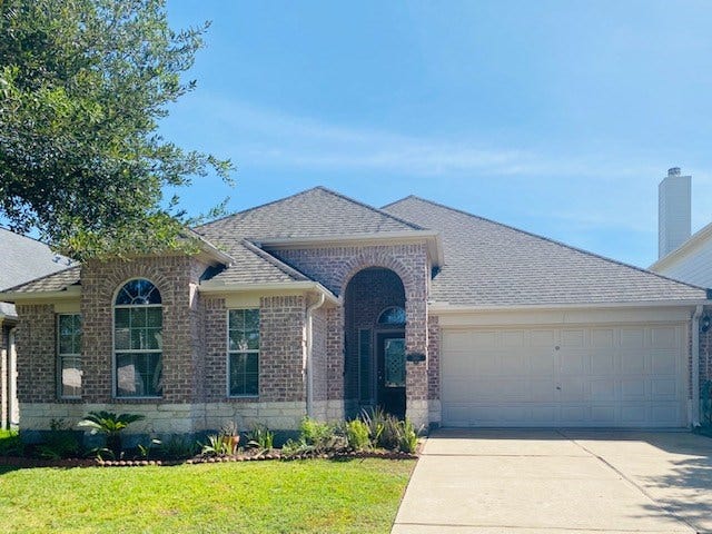 Property photo for 2811 Cresthollow Lane, Houston, TX